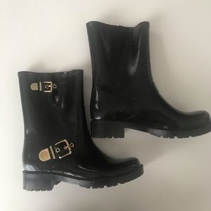 Vince Camuto Rubber Winter Boots | Sz. 9 | Gold Hardware Detail & Buckles
